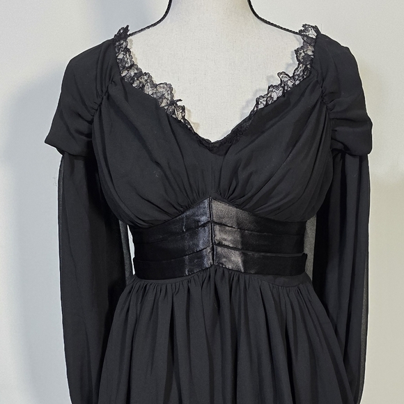 🖤 UnHoly Dolls Kill Gothic Elegant Black Lace Longsleeve Dress - Picture 7 of 7